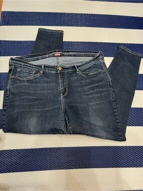 Levi's Women's Indigo Skinny Jeans